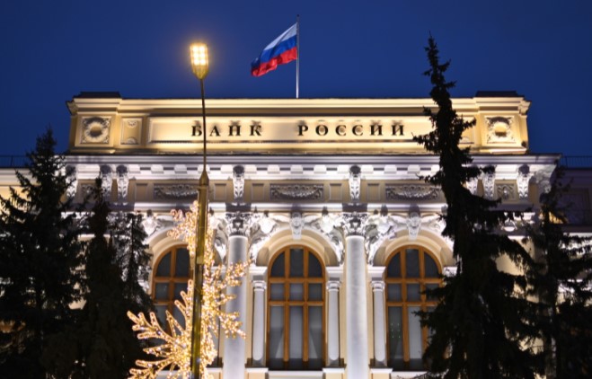 ЦБ ввёл временные правила на операции с наличной валютой на территории России.