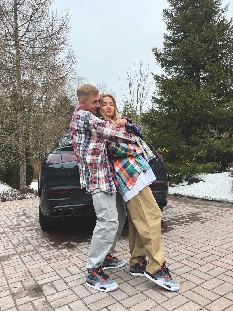 Леша Янгер высказался о Вале Карнавал и Саше Стоуне