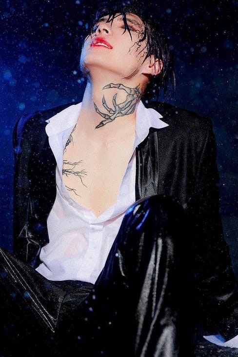 Тен Юджин поделился кадрами из новой фотосессии