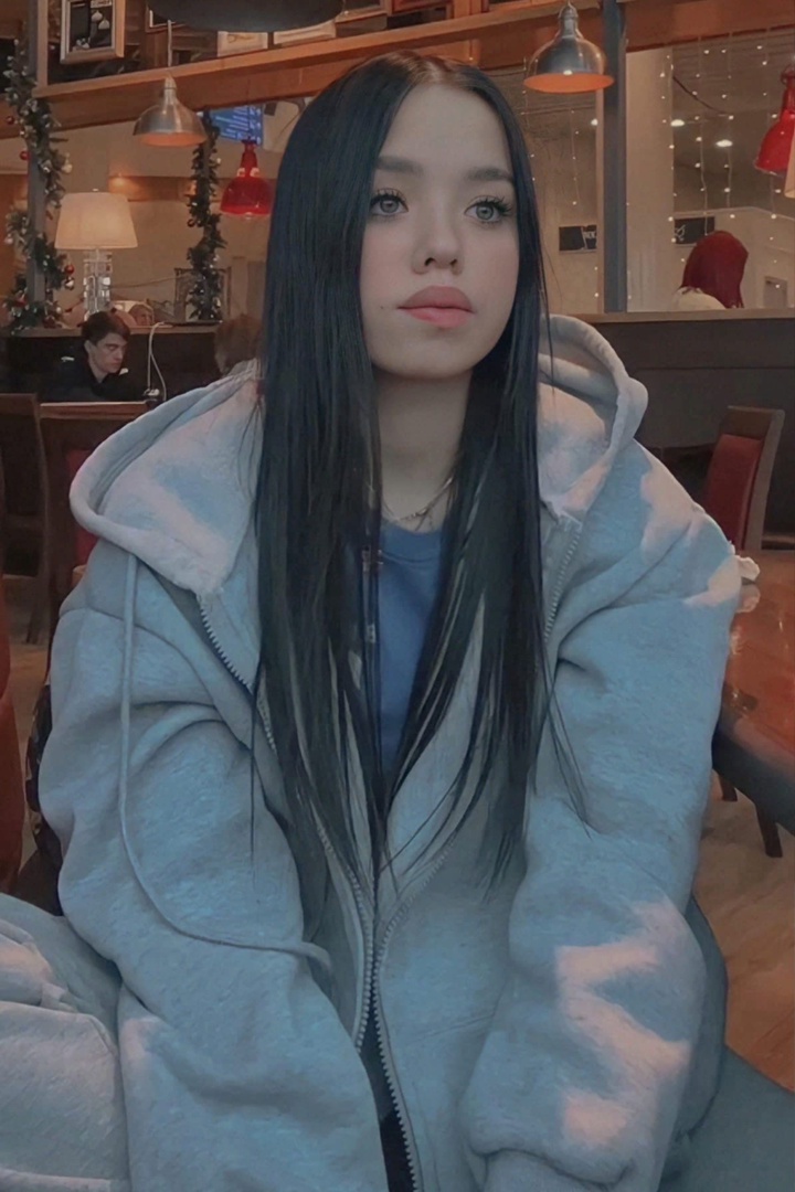 Лунаком подхватила массу хейта за встречу с фанатами