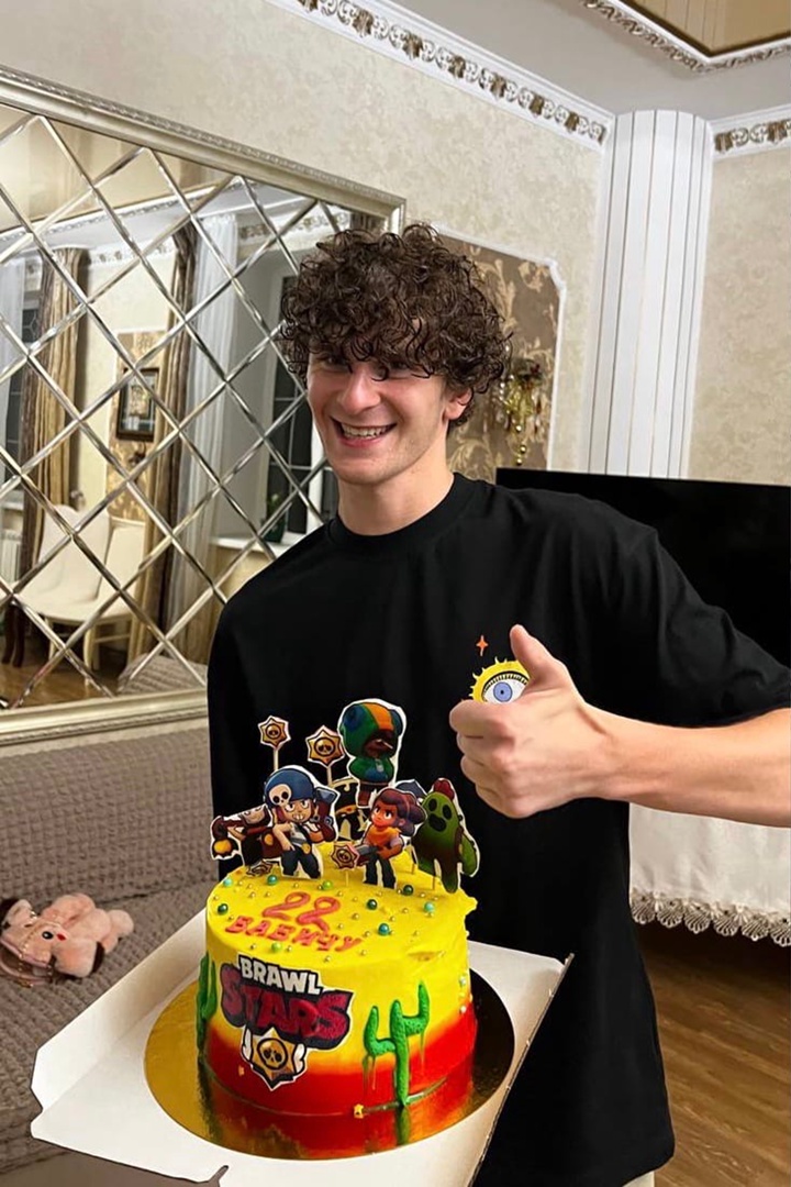 Артуру Бабичу исполнилось 22 года