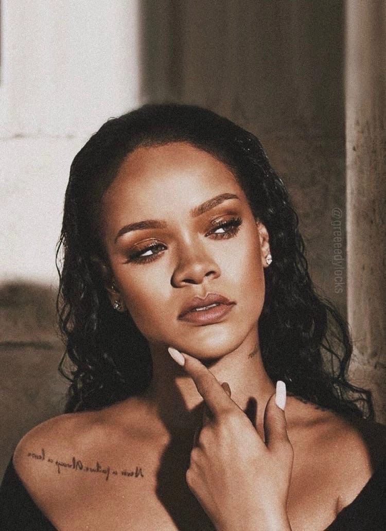 Недельный малыш Рианы может не думать о безбедной старости