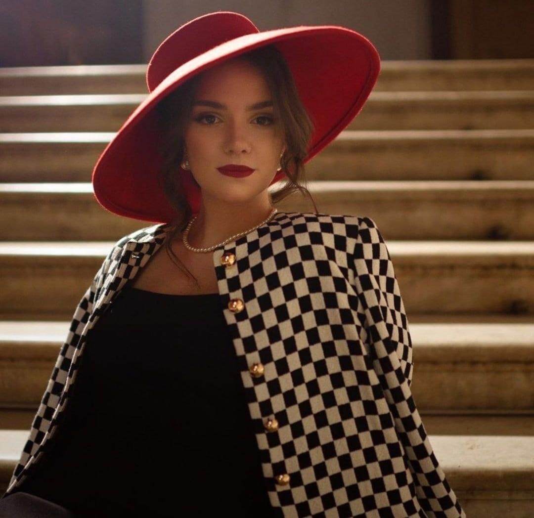 Женя Медведева и Алина Загитова радуют кадрами из новой фотосессии