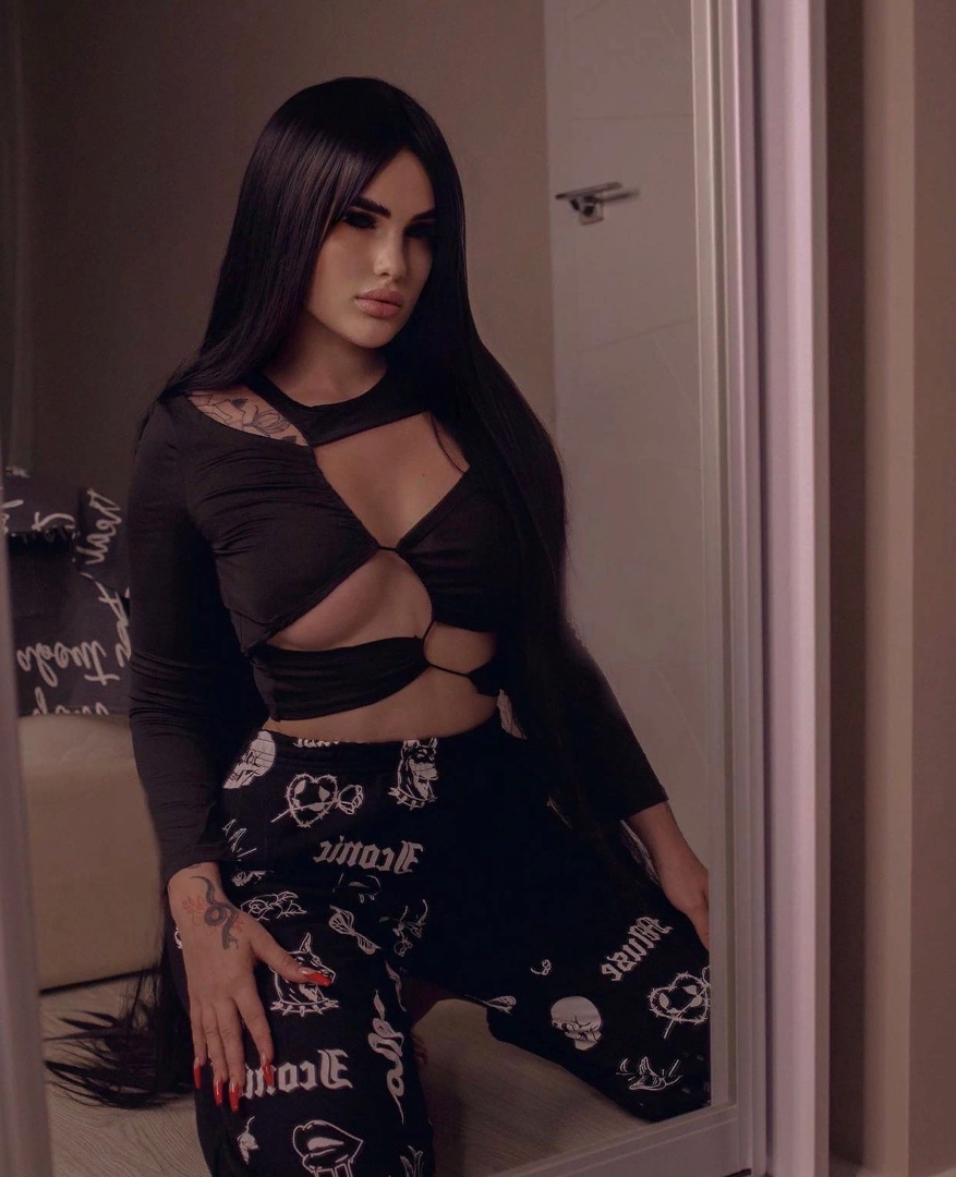 Карина Аракелян и Катя Голышева готовятся ко второму поединку