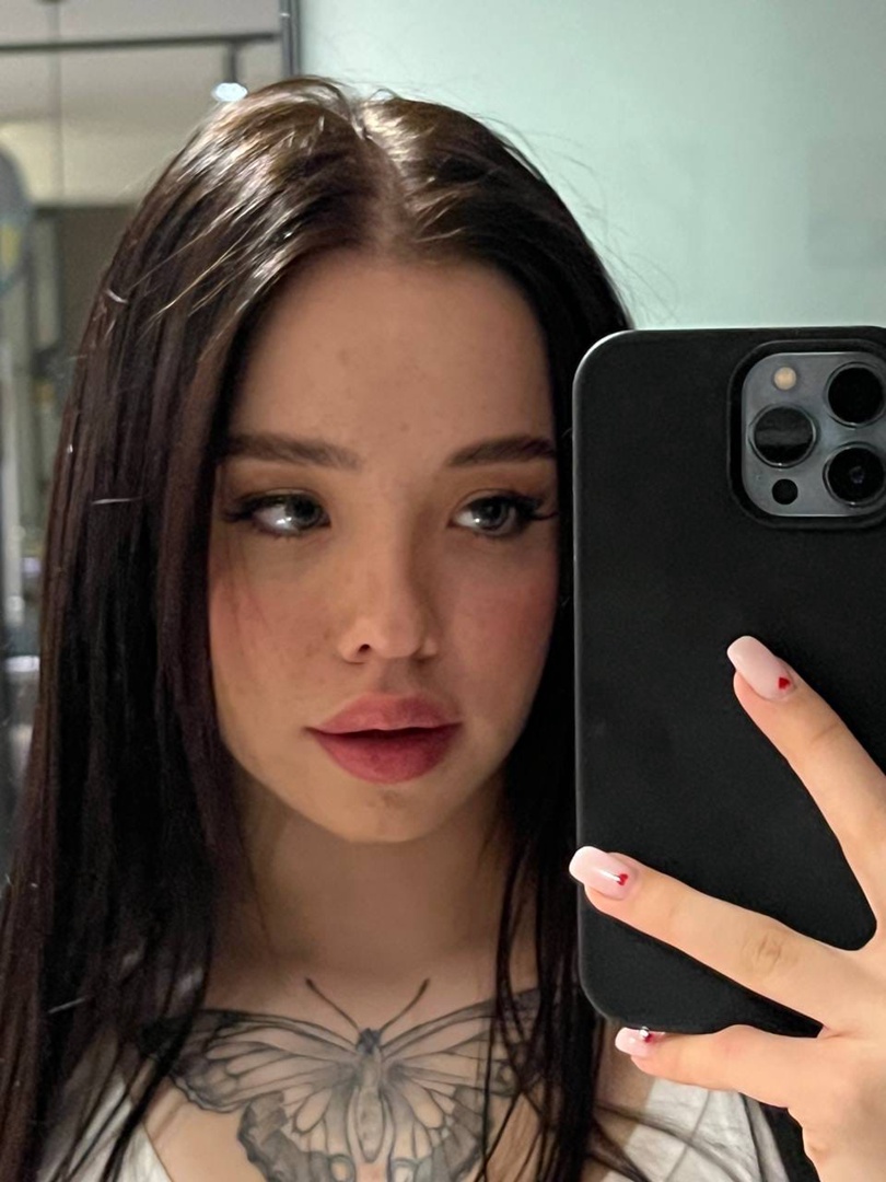 Луна Ком записала видеоответ на вызов на бой от Даши Корейки