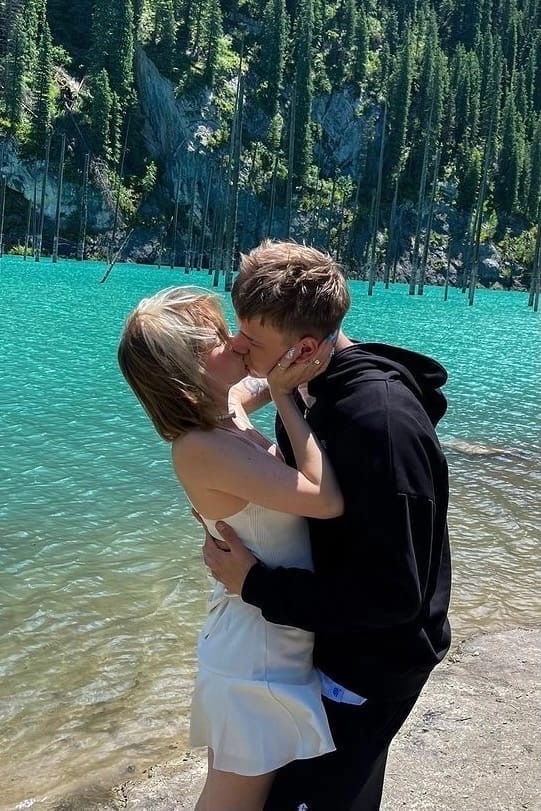 Ваша Маруся и Илья Берн радуют фанатов трогательными снимками