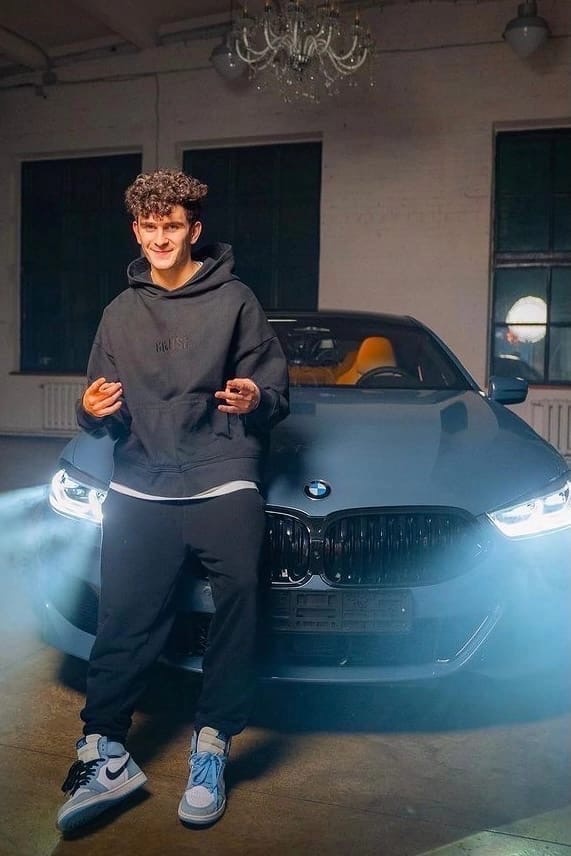 Артур Бабич вновь попал в ДТП на своей Бабочке