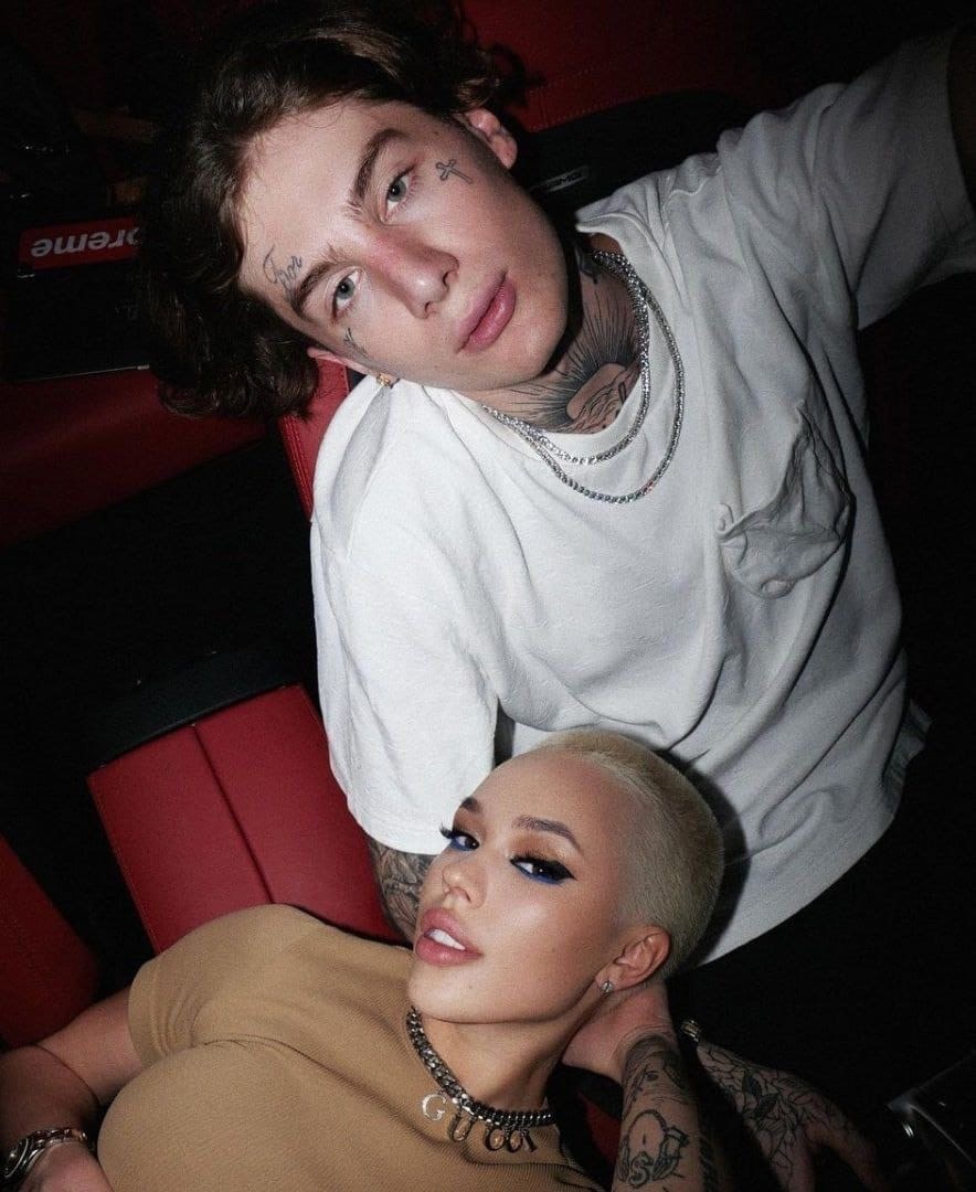 Инстасамка о своей карьере певицей