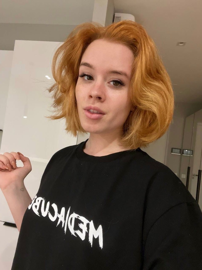 Рыжик прекратила общение с родителями