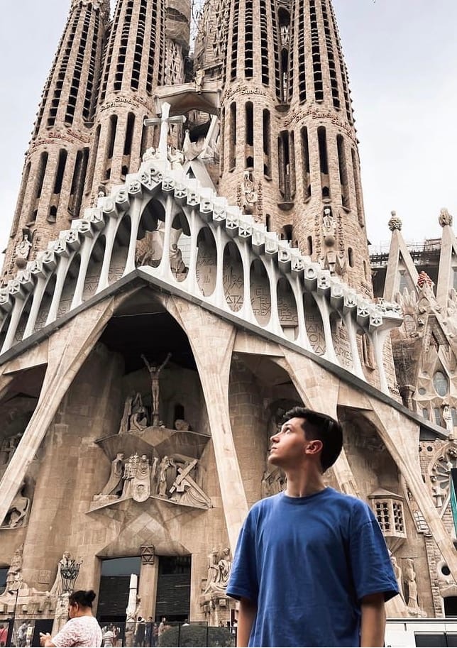 Тема Вотерфорк купит квартиру в Испании и переедет