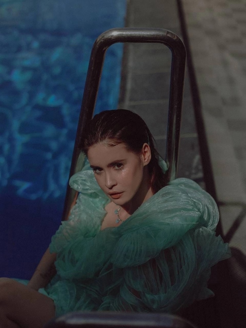 Хахадетка в новой яркой фотосессии