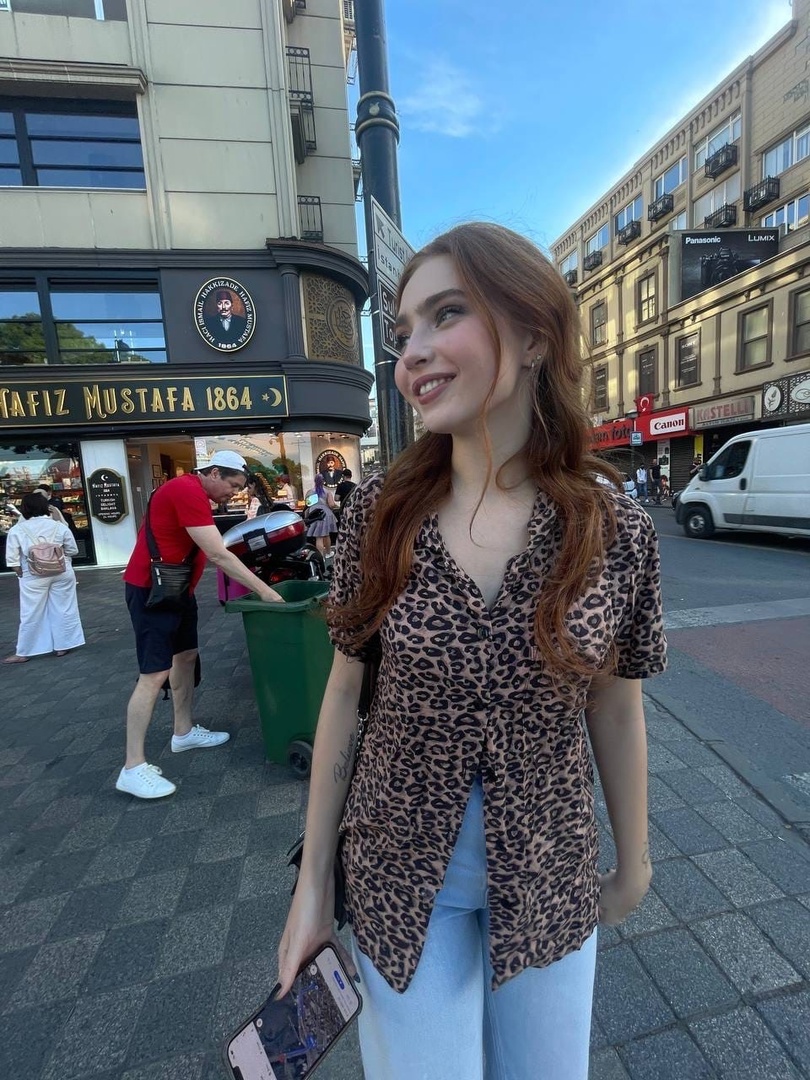 У Ренаты Ри появился фанат с тату ее лица!