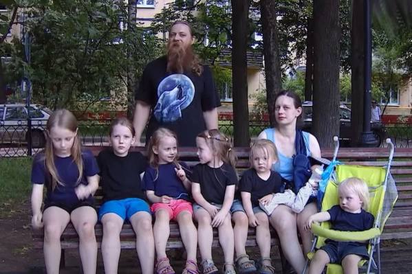 Семья Алисы Тепляковой ждет пополнения и собирает деньги у подписчиков