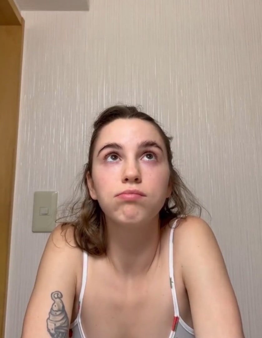 Марьяна Ро сбрила брови