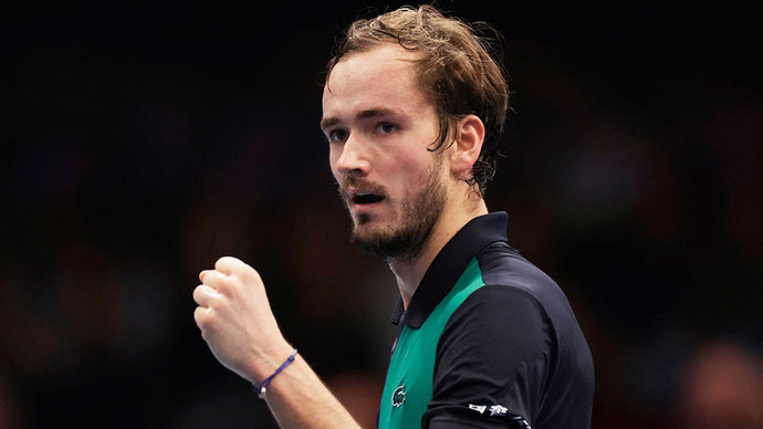 Медведев обыграл Шаповалова в Вене