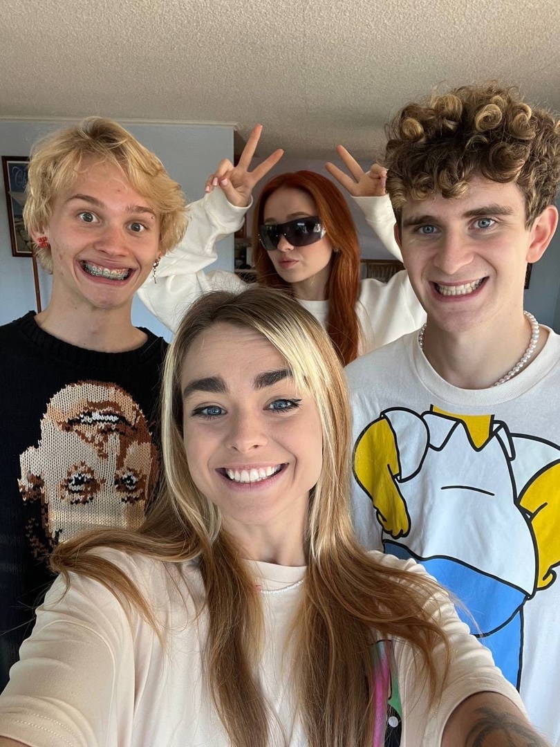 Dream Team House в полном составе переехал в новое место