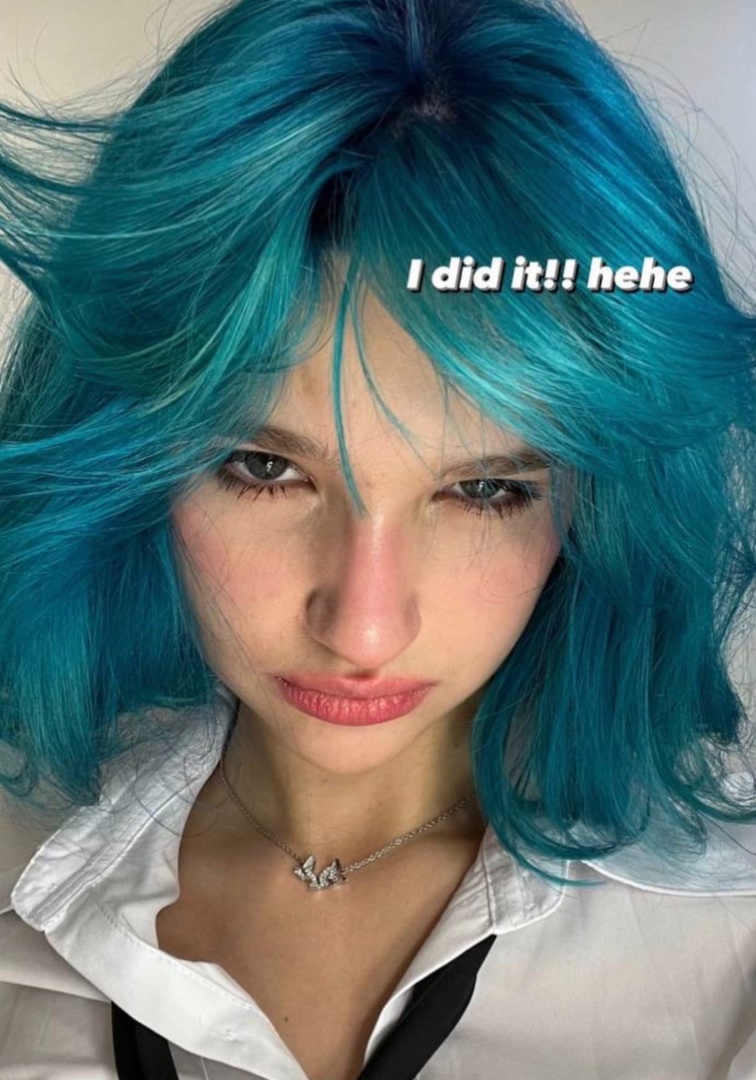 Лиза Анохина продолжает экспериментировать со своей внешностью