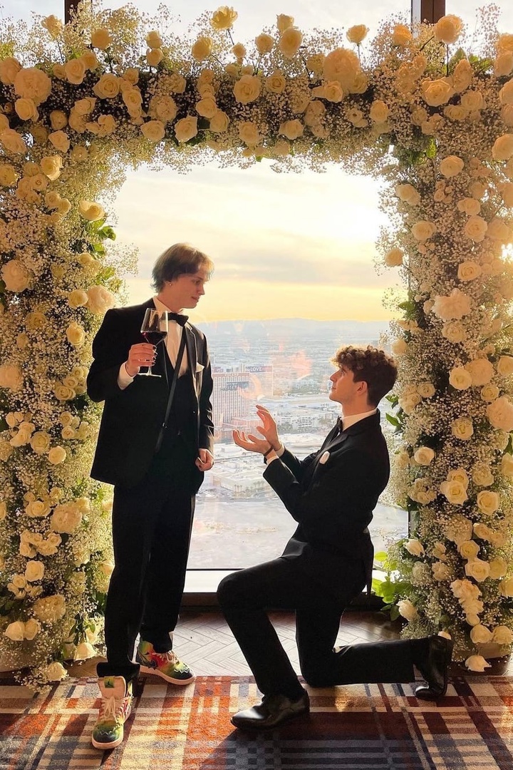 Даня Милохин и Артур Бабич пошутили на спорную тему