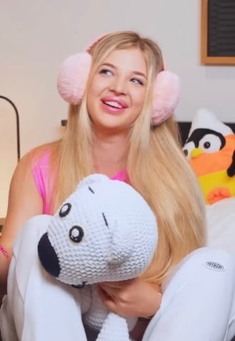 Аня Покров наехала на Хасбика