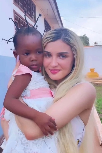 Дина Саева хотела усыновить ребенка из Африки