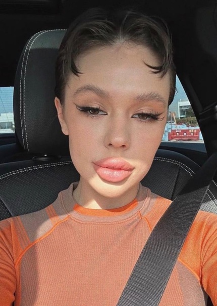 Карина Карамбейби снова в подписчиках у Инстасамки