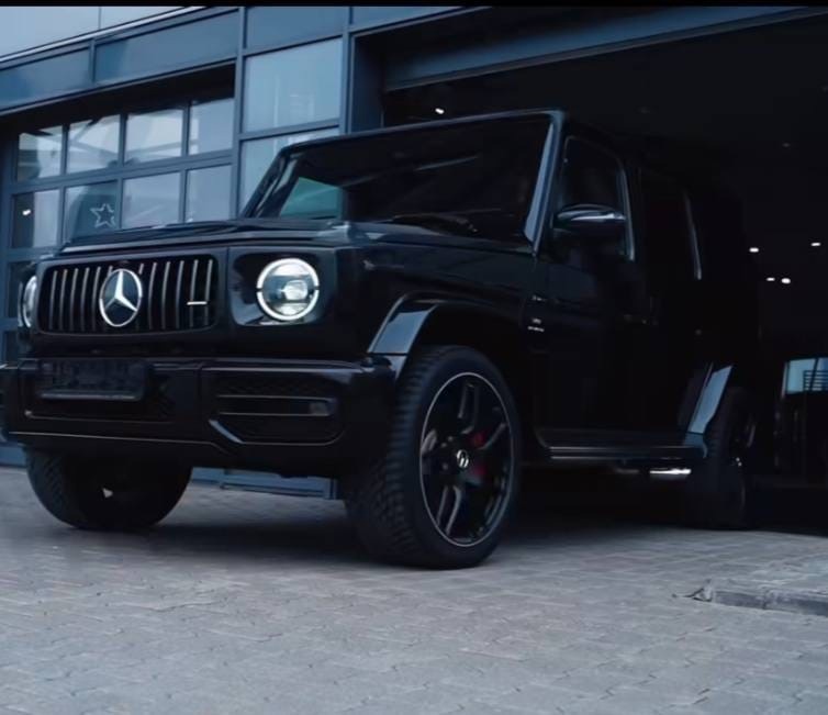 Продюсер Хайп Хауса сделал себе подарок - авто за 20 млн. рублей