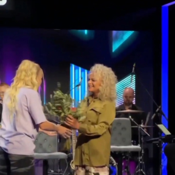 Лариса Долина и Валя Карнавал помирились