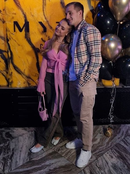 Когда в жизни Саши стоуна появилась Валя, пропали тренировки