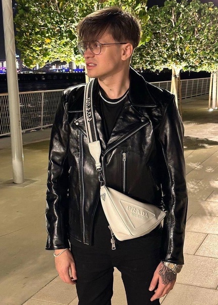 Слава Бустер сменил свой образ