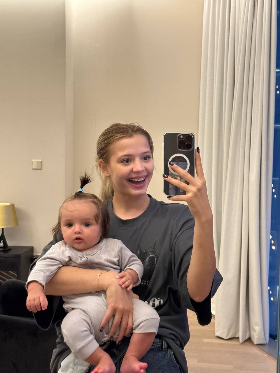 Юлька-Шпулька не хочет пока становится мамой