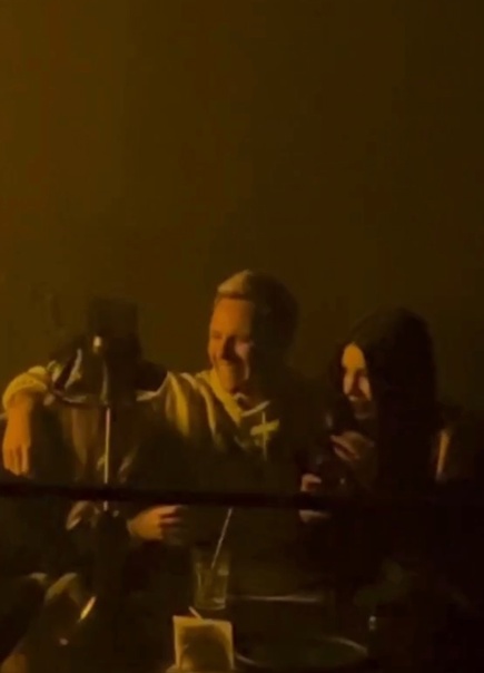 Димаса засняли с другими девушками!