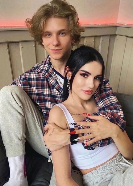 Самая обаятельная ведьмочка Ютуба отмечает 20-летие!