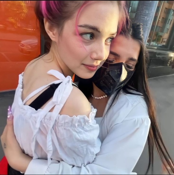 У Амины минус еще одна подружка