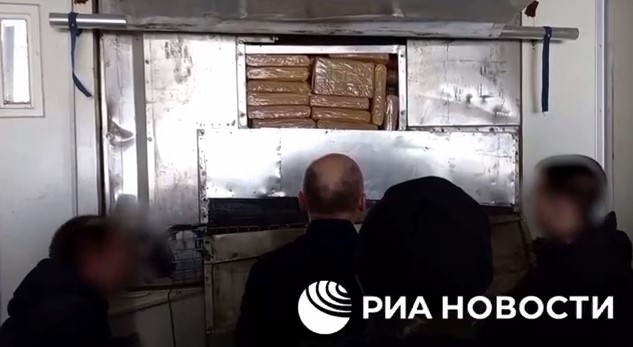 ФСБ на границе с Белоруссию задержали две фуру с полтонной кокаина