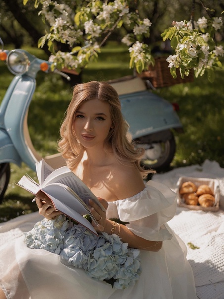 Аня Покров так и не может порадовать хейтеров своим пением