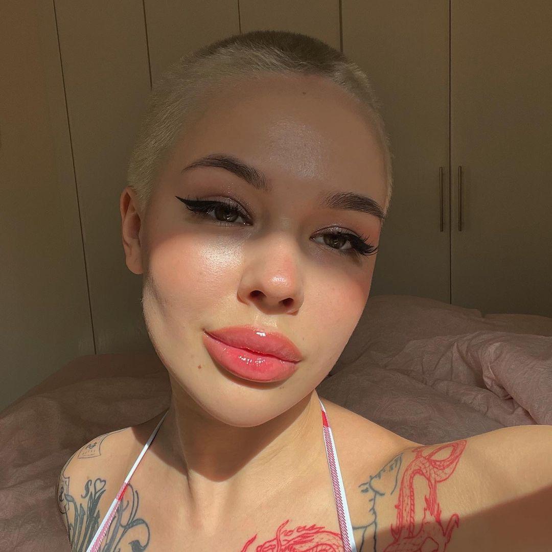 Кадр из новости Блогерша Дехарт продолжает радовать своих подписчиков оригинальными фотосессиями