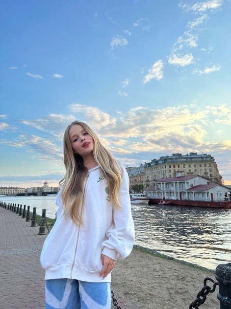 Этот учебный год Милана Стар смогла окончить на одни «5»