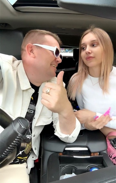 Самый Рыбный показал фото с Дашей Корейкой