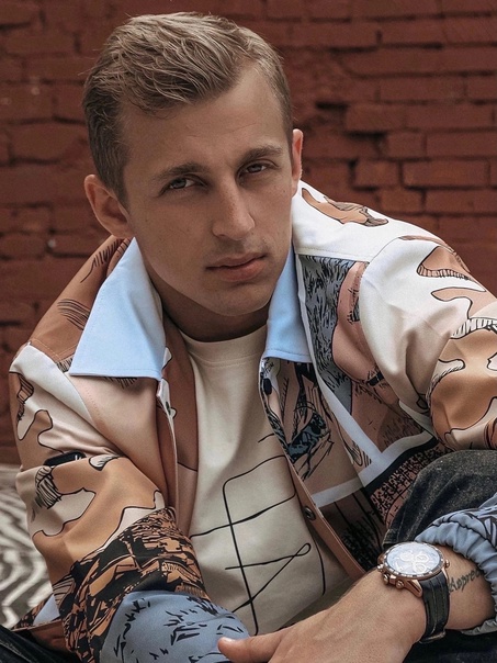 Для поклонников Стоуна он стал не интересен без Вали Карнавал