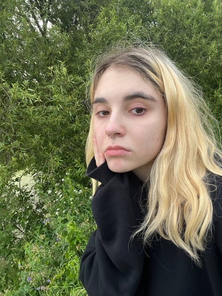 Сплитика опубликовала фотки с сестричкой и без фильтров