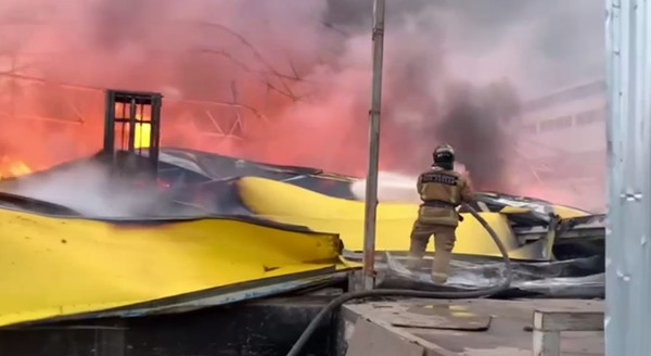 У авиакомпании S7 сгорел их огромный склад с самолётными шинами.