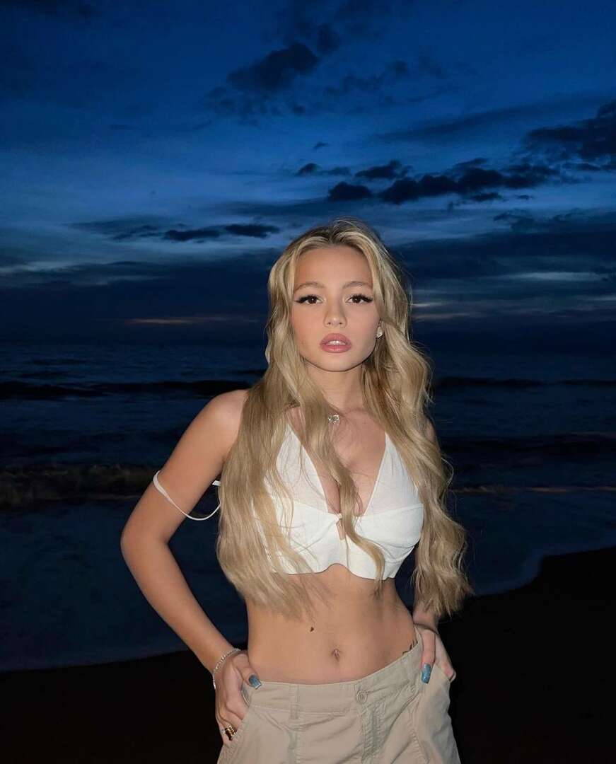 Валя Карнавал получила много критики после того, как разместила фотографии в бикини