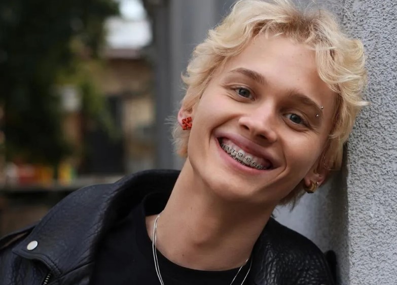 Даня Милохин собирается в Россию