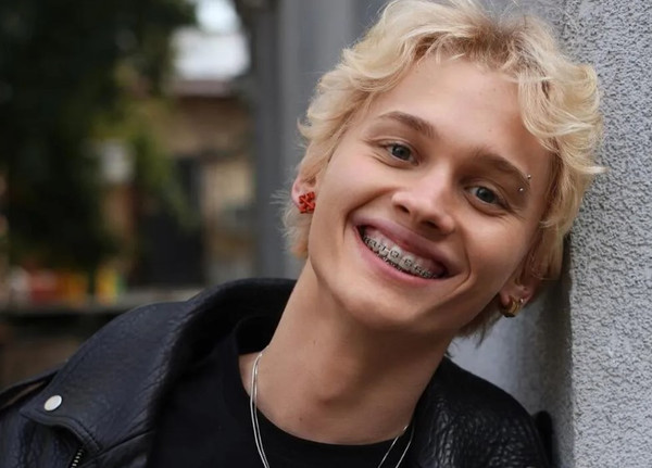 Даня Милохин собирается в Россию