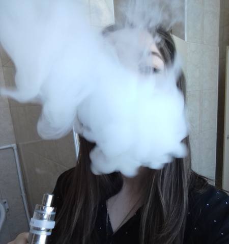 В Питере 15-летняя школьница отравилась вейпом