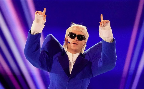 Участника «Евровидения» отстранили от конкурса из-за поддержки России